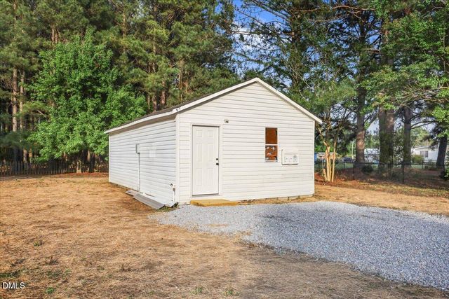 5737 Lloyd Road, Lucama, NC 27851