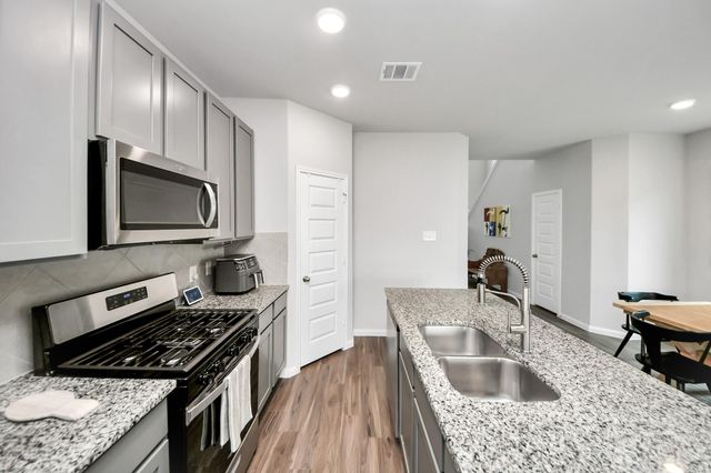 2473 Carp Drive, Conroe, TX 77384