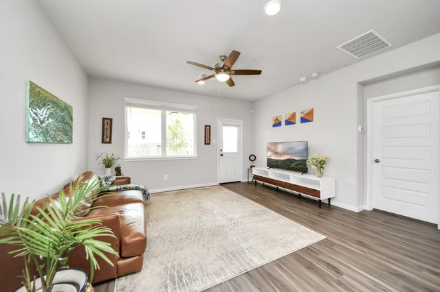 2473 Carp Drive, Conroe, TX 77384