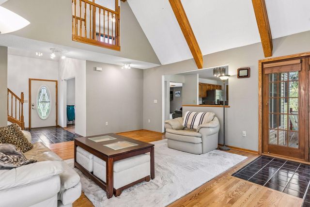 771 County Road B2 E, Little Canada, MN 55117