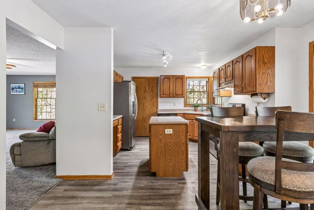 771 County Road B2 E, Little Canada, MN 55117