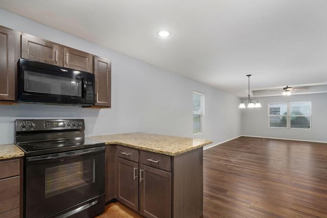 937 N Missouri Avenue, Springfield, MO 65802