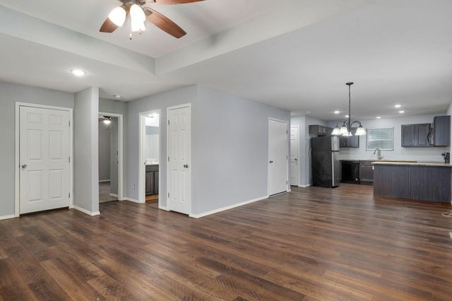 937 N Missouri Avenue, Springfield, MO 65802
