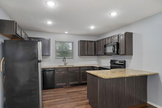 937 N Missouri Avenue, Springfield, MO 65802