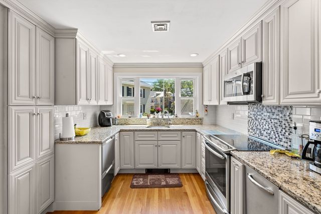12 Shore Ave, Salem, MA 01970