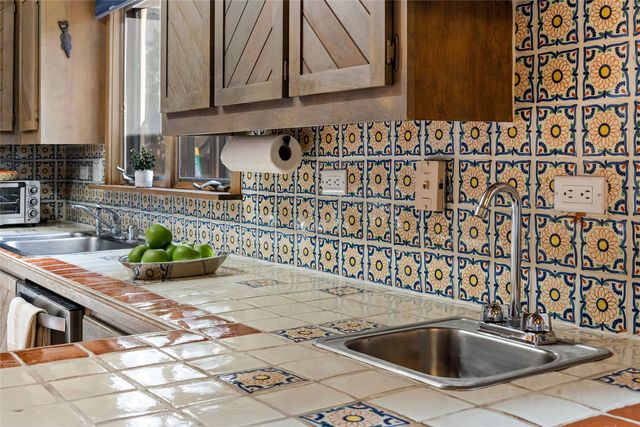 304 Alegre Street, Santa Fe, NM 87501