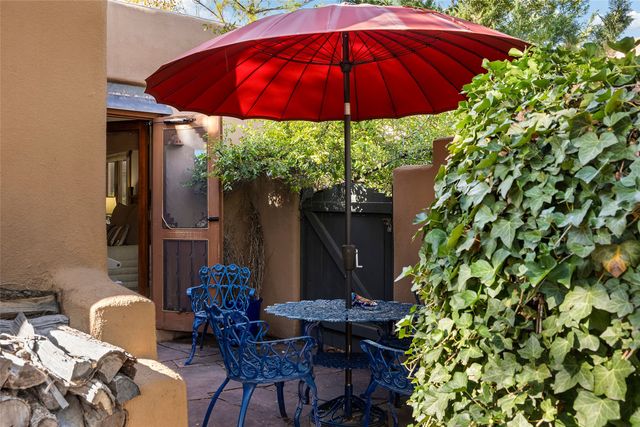 304 Alegre Street, Santa Fe, NM 87501