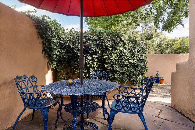 304 Alegre Street, Santa Fe, NM 87501