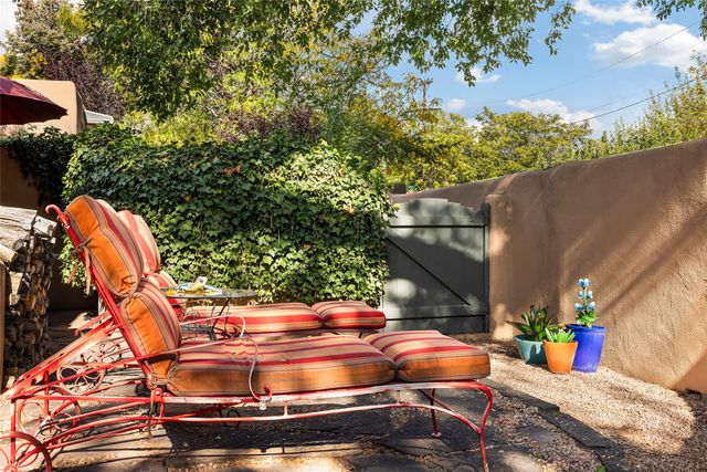 304 Alegre Street, Santa Fe, NM 87501