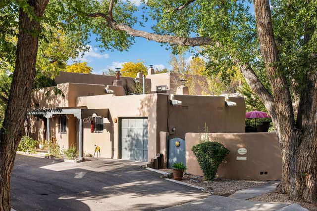 304 Alegre Street, Santa Fe, NM 87501