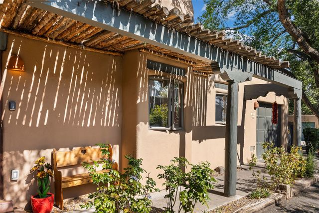 304 Alegre Street, Santa Fe, NM 87501