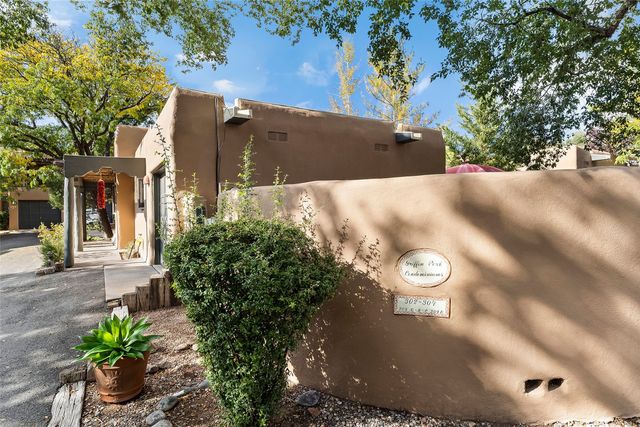304 Alegre Street, Santa Fe, NM 87501