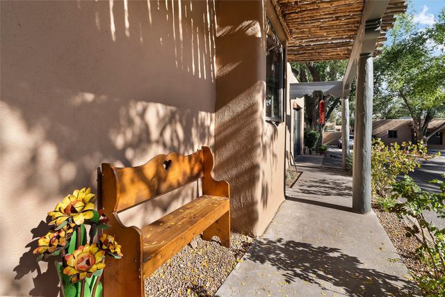 304 Alegre Street, Santa Fe, NM 87501