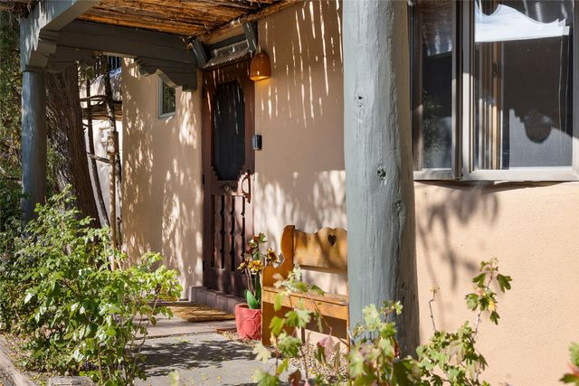 304 Alegre Street, Santa Fe, NM 87501