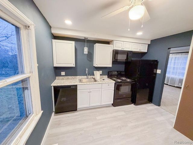 1836 Garfield Avenue, Lincoln Park, MI 48146