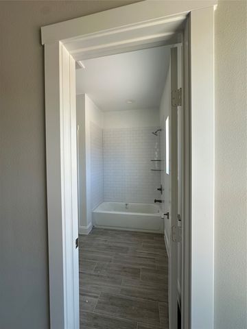 1320 Diceman Avenue, Dallas, TX 75203