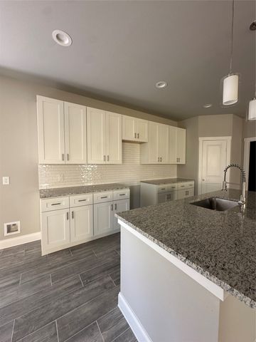 1320 Diceman Avenue, Dallas, TX 75203