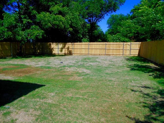 2811 Walnut Street, Greenville, TX 75401