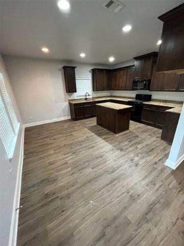 2811 Walnut Street, Greenville, TX 75401