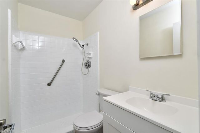 44 Tangelo CT, Lehigh Acres, FL 33936