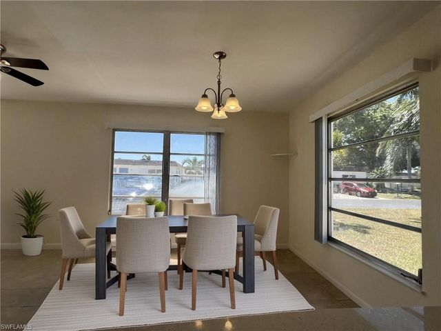 44 Tangelo CT, Lehigh Acres, FL 33936