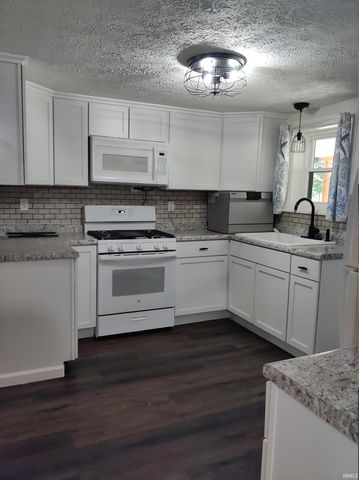 11896 W Breezy Point Drive, Monticello, IN 47960