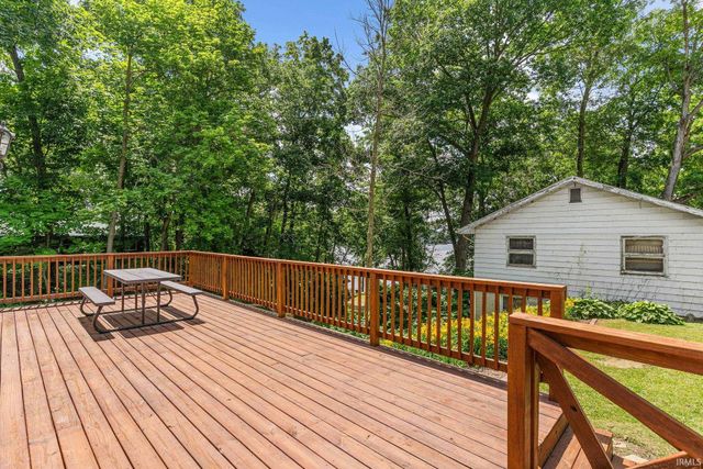 11896 W Breezy Point Drive, Monticello, IN 47960