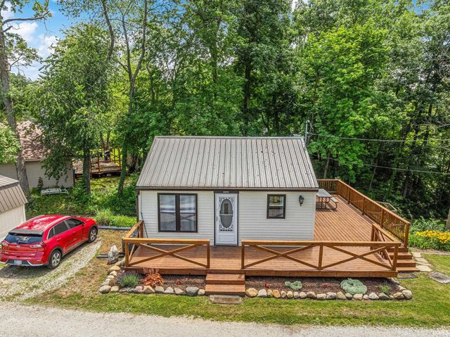 11896 W Breezy Point Drive, Monticello, IN 47960