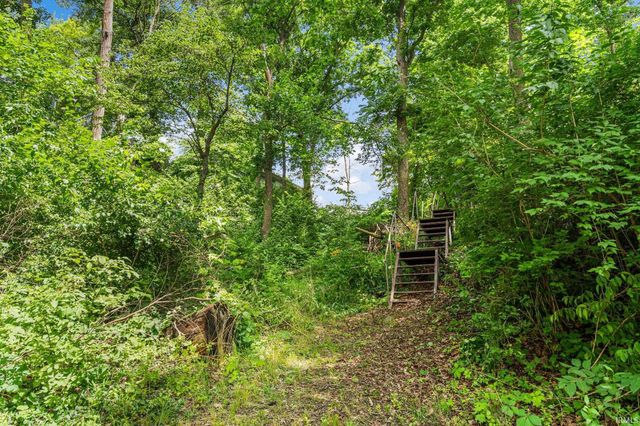 11896 W Breezy Point Drive, Monticello, IN 47960