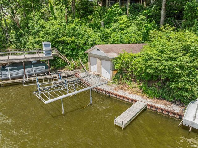 11896 W Breezy Point Drive, Monticello, IN 47960