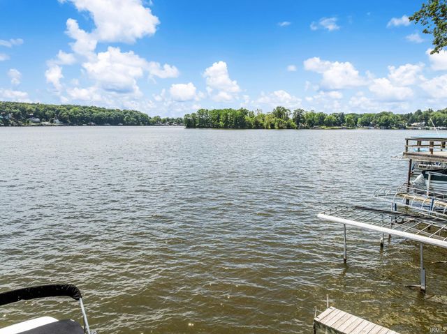 11896 W Breezy Point Drive, Monticello, IN 47960