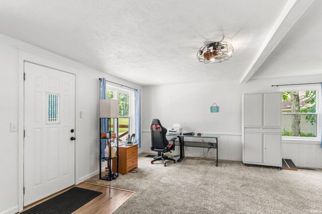 11896 W Breezy Point Drive, Monticello, IN 47960
