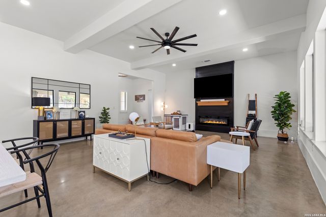 211 Spacious Sky, San Antonio, TX 78260