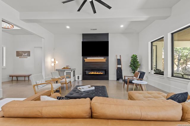 211 Spacious Sky, San Antonio, TX 78260