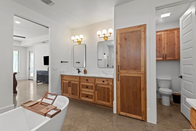 211 Spacious Sky, San Antonio, TX 78260