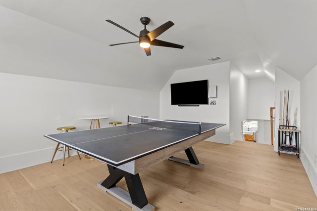 211 Spacious Sky, San Antonio, TX 78260