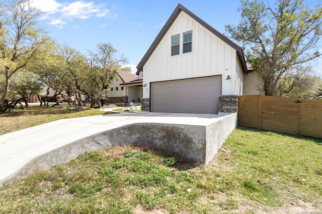 211 Spacious Sky, San Antonio, TX 78260