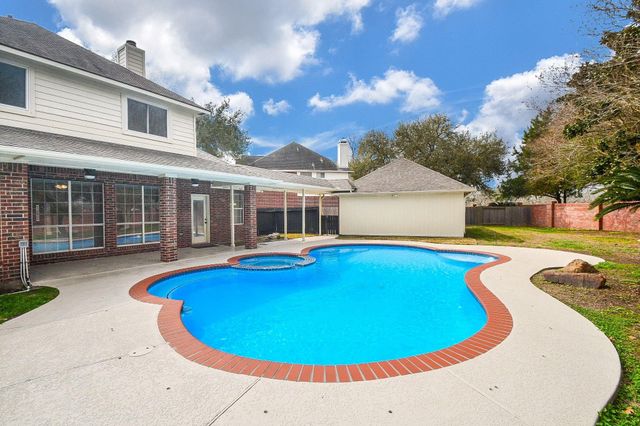 6303 Cool Water Drive, Sugar Land, TX 77479