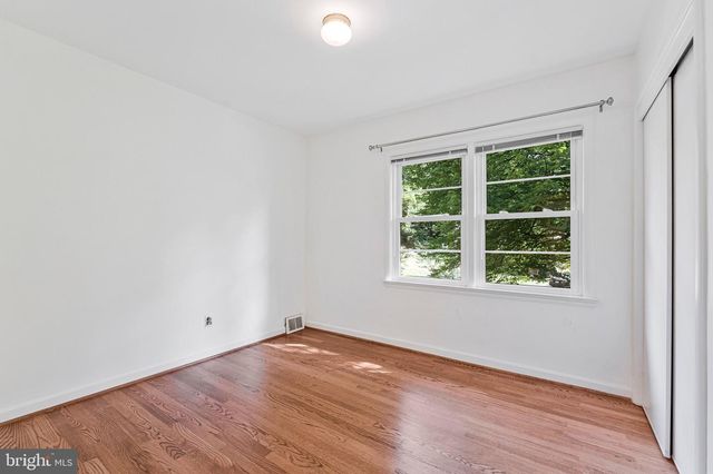 3160 RAVENWOOD DR, Falls Church, VA 22044