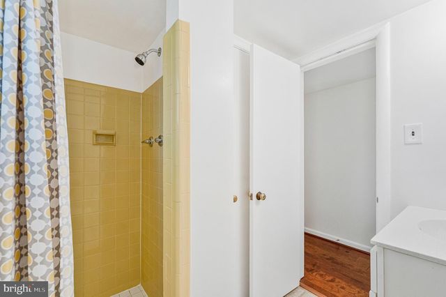 3160 RAVENWOOD DR, Falls Church, VA 22044