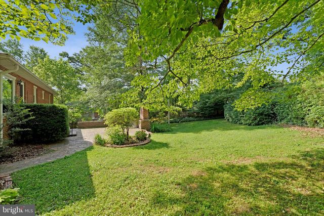 3160 RAVENWOOD DR, Falls Church, VA 22044