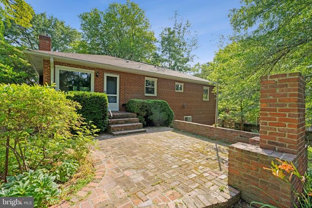 3160 RAVENWOOD DR, Falls Church, VA 22044