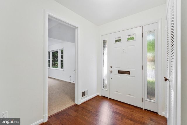 3160 RAVENWOOD DR, Falls Church, VA 22044