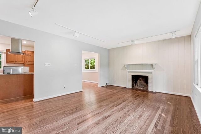 3160 RAVENWOOD DR, Falls Church, VA 22044