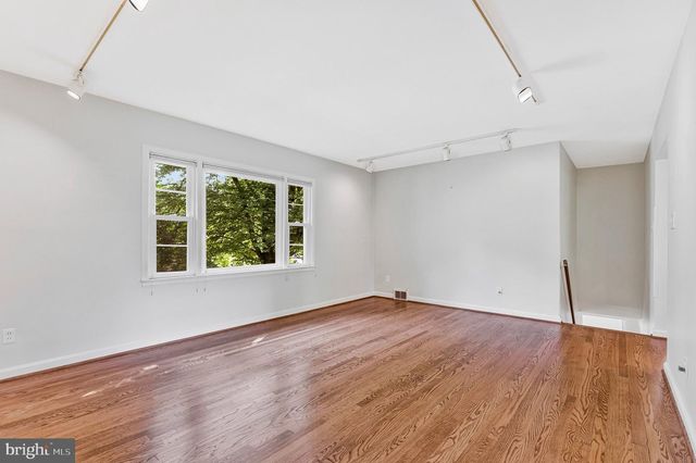 3160 RAVENWOOD DR, Falls Church, VA 22044