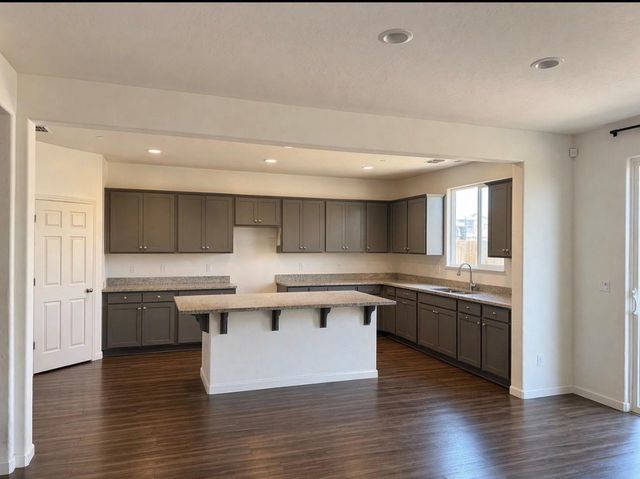 6622 E Berkeley Avenue, Fresno, CA 93727