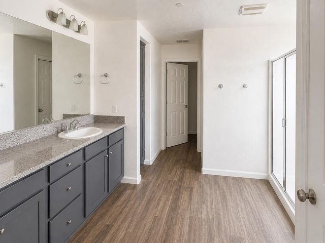 6622 E Berkeley Avenue, Fresno, CA 93727