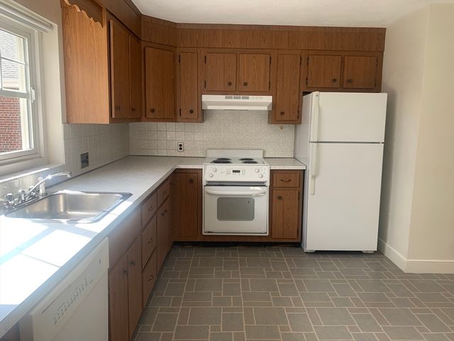 145 Emerson Garden 145, Lexington, MA 02420