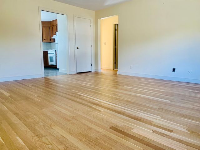 145 Emerson Garden 145, Lexington, MA 02420