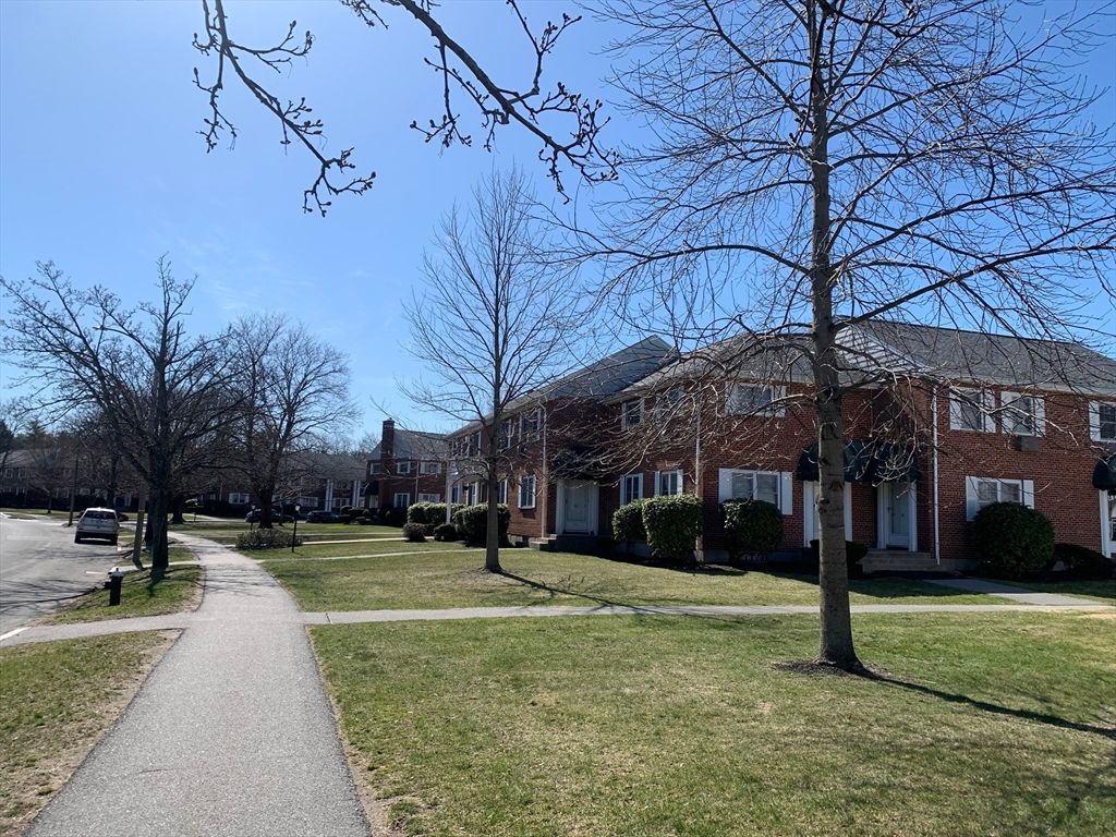 145 Emerson Garden 145, Lexington, MA 02420